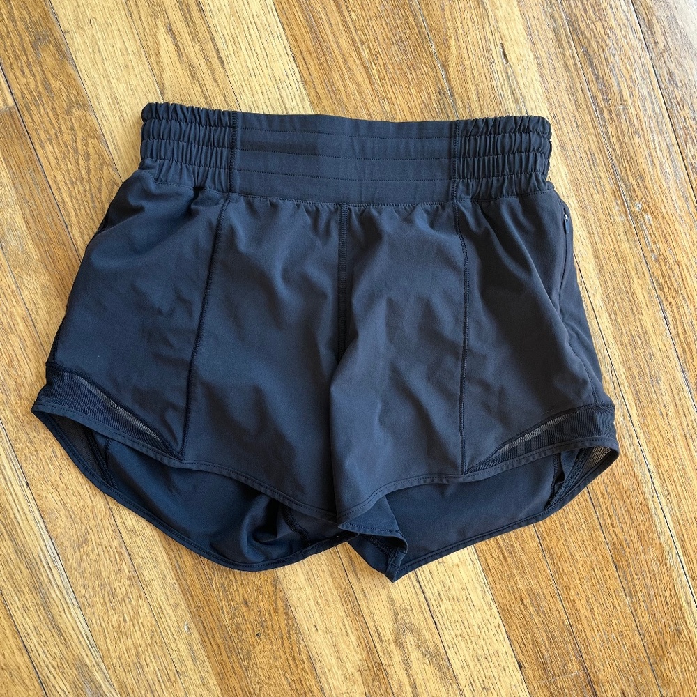 Lululemon Hotty Hot High-Rise Lined Short 4" Size 2